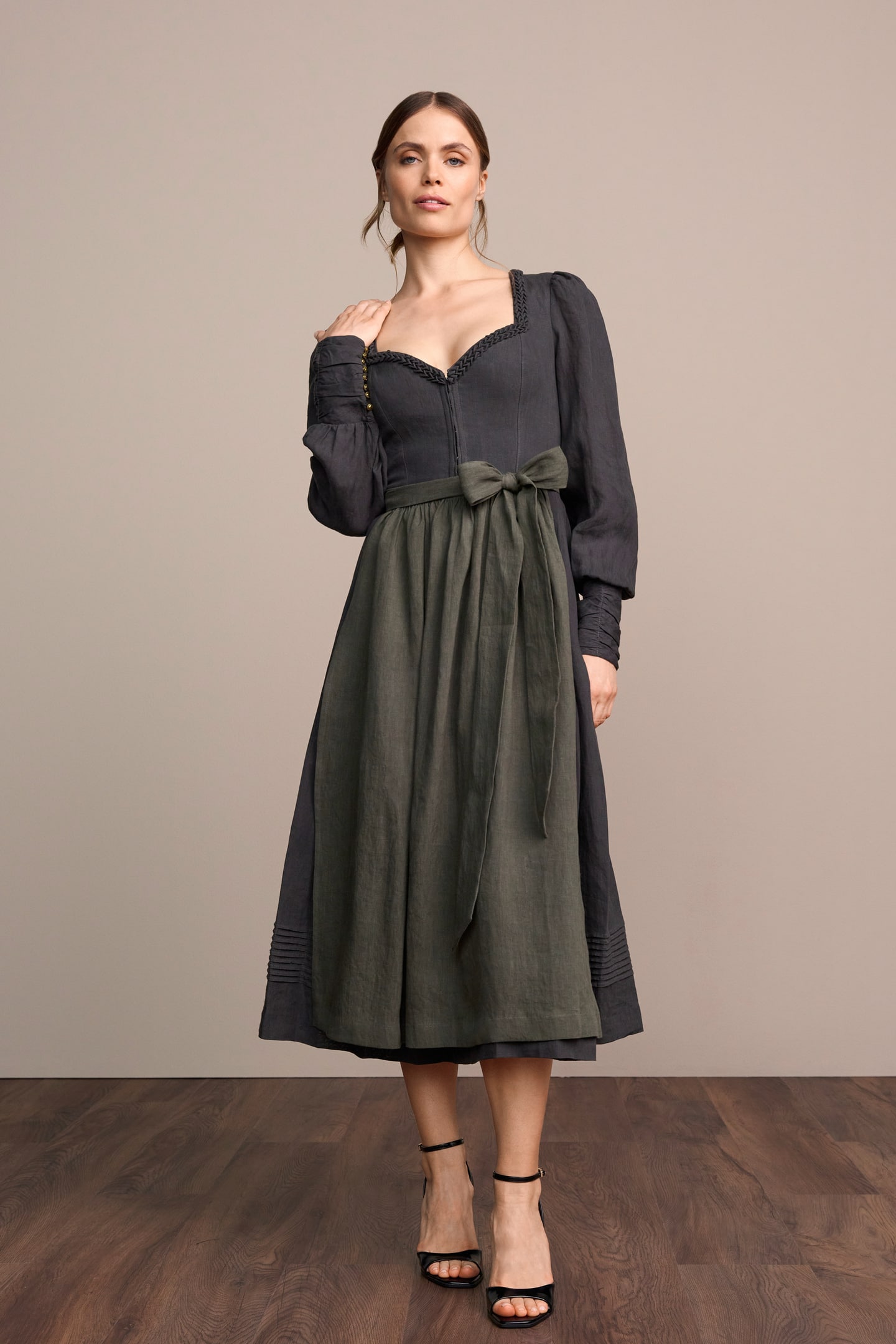 Dirndl Fenella (80cm) in grün im Julia Trentini Online Shop