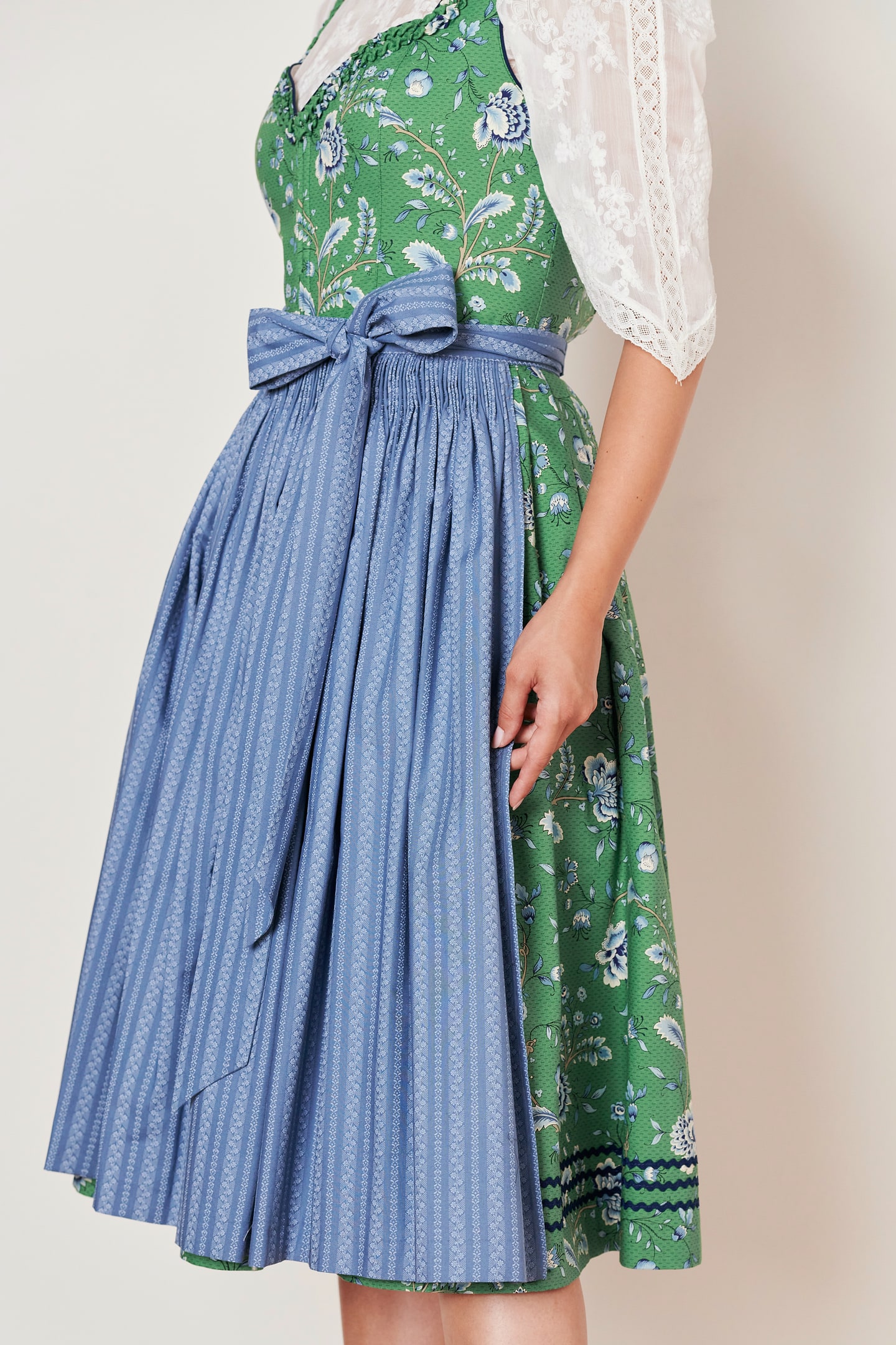 Dirndl Nicola (70cm)
